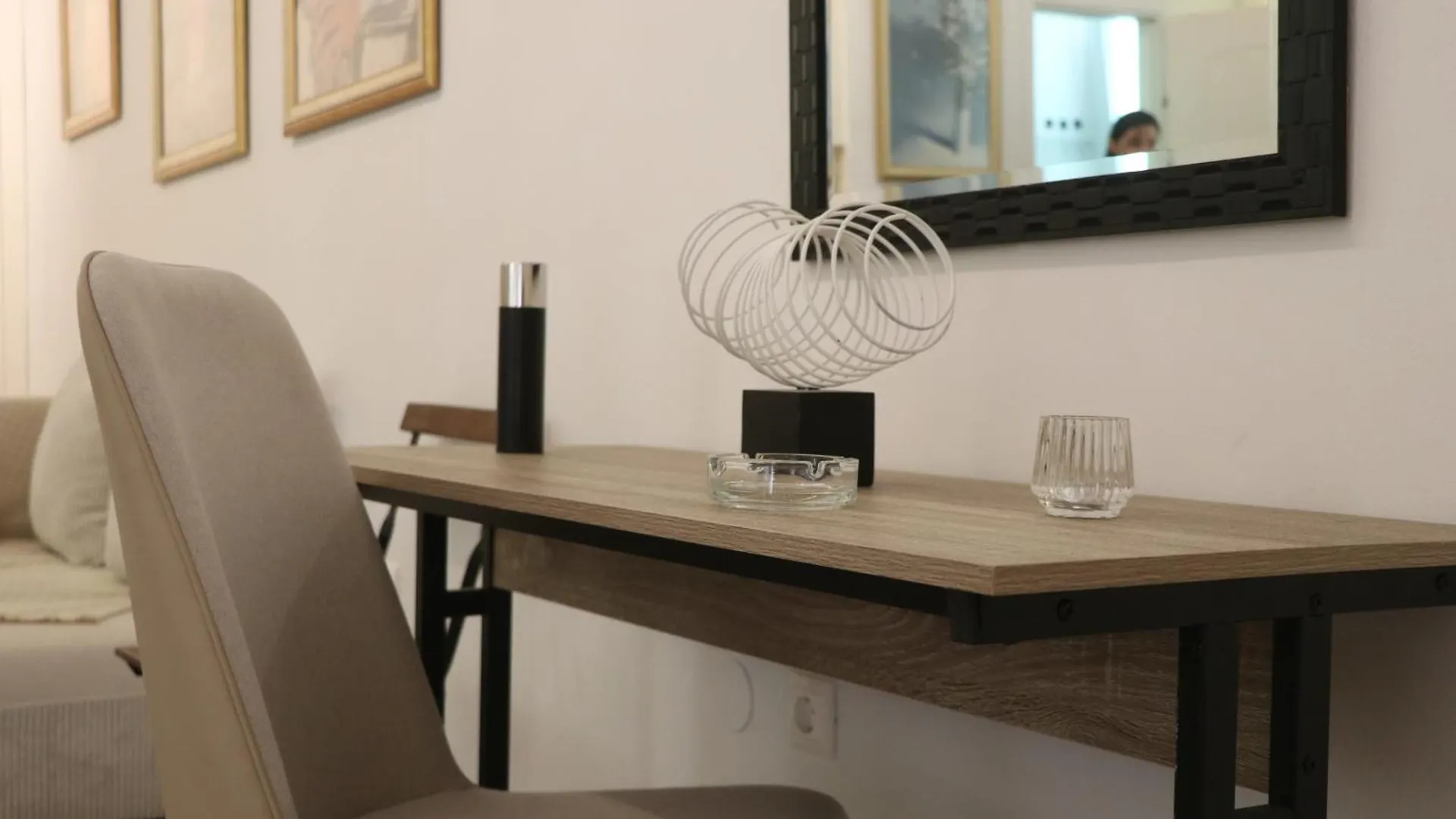 D2Suite Στα Λαδάδικα Θεσσαλονίκη 0*, Thessaloniki Greece